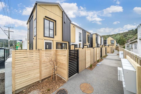 3/7 Wainuiomata Road, Wainuiomata, Lower Hutt