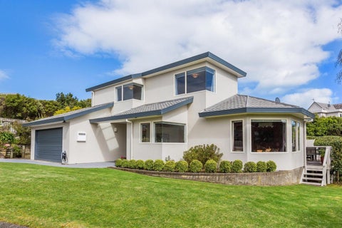 7 Portage Place, Whitby, Porirua