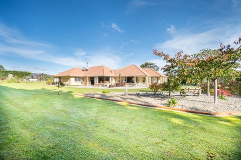 50 Waicola Drive, Fitzherbert, Palmerston North