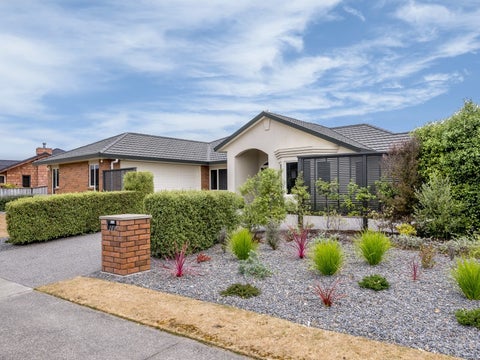 168 Milne Drive, Paraparaumu