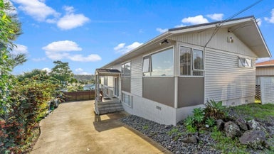 9 Valley View Road, Glenfield, Auckland