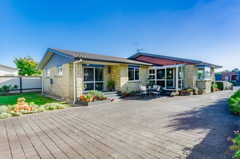 30 Rutherford Drive, Waikanae Beach, Waikanae