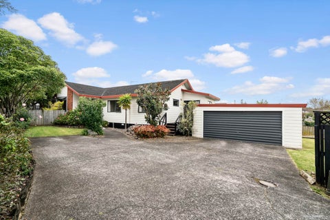 10 Gillett Place, Botany Downs, Auckland