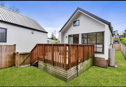 122D Lancaster Road, Beach Haven, Auckland