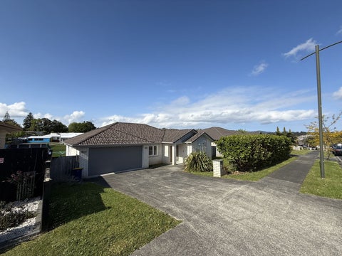 10 Jezero Drive, Massey, Auckland