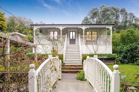 15 Waima Crescent, Titirangi, Auckland