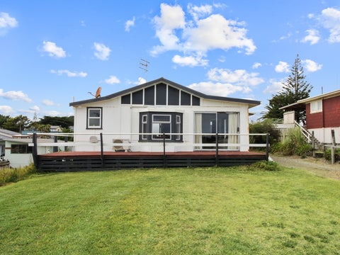 84 Park Avenue, Waitarere Beach, Levin