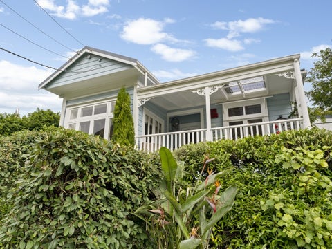 11 Tilley Road, Paekakariki