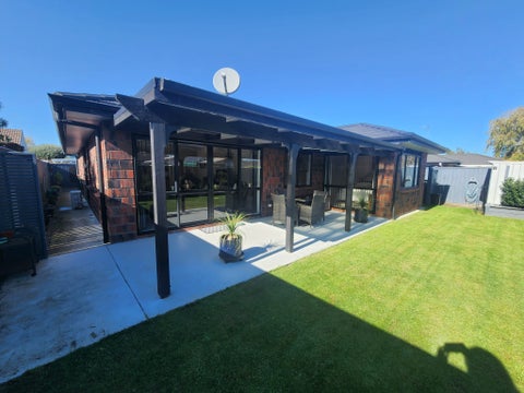10 Monarch Mews, Levin, Levin