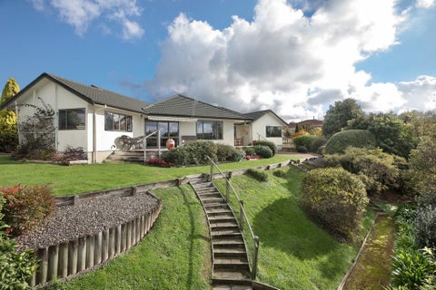 149 Summerhill Drive, Fitzherbert, Palmerston North