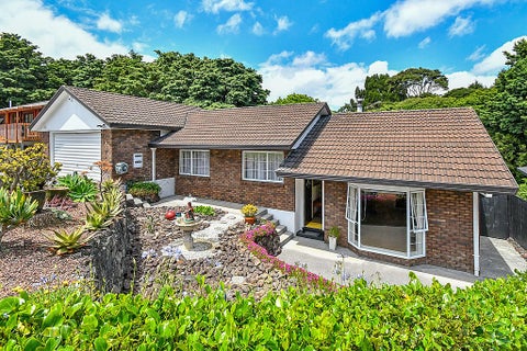 16 Cantua Close, Totara Heights, Auckland