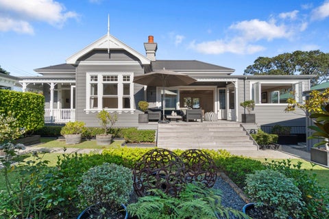 58 Stanley Point Road, Stanley Point, Auckland