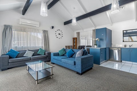 2/220 Great South Road, Takanini, Auckland