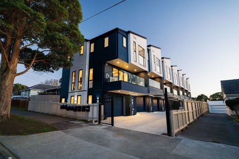 182 Tripoli Road, Point England, Auckland