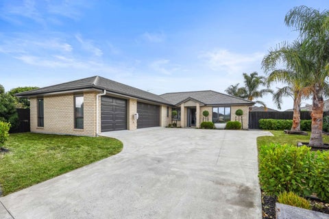 123 Saint James Drive, Huntington, Hamilton