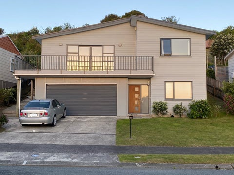 12 The Bollard, Whitby, Porirua