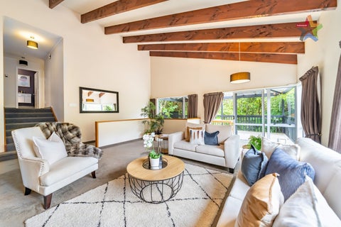 498 Stokes Valley Road, Stokes Valley, Lower Hutt