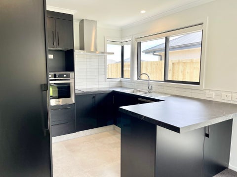215 Te Okuroa Drive, Papamoa