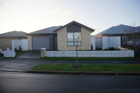6 Strone Close, Broomfield, Christchurch
