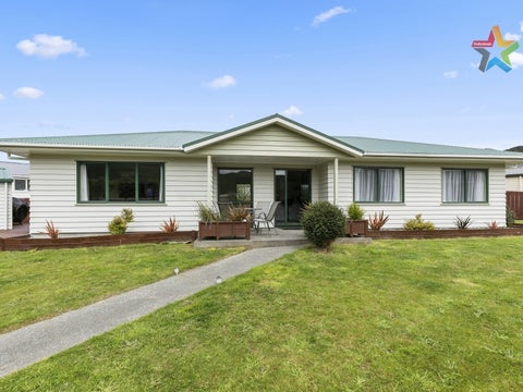 25 Grimsby Grove, Wainuiomata, Lower Hutt