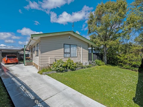 37 Suzanne Grove, Kelvin Grove, Palmerston North