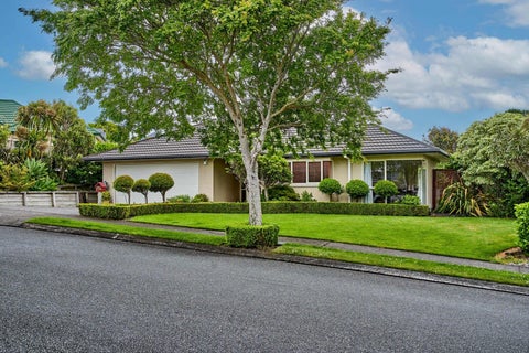 98 Samwell Drive, Whitby, Porirua