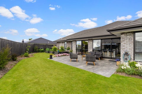 73 Oaks Drive, Lincoln, Lincoln