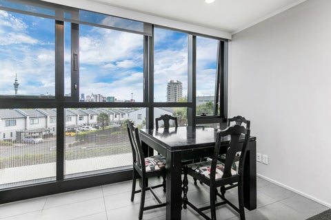 2T/16 Burton Street, Grafton, Auckland