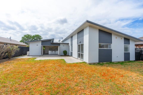 11 Landmark Court, Huntington, Hamilton