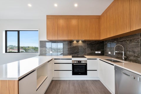 502/2A Truro RD, Sandringham, Auckland