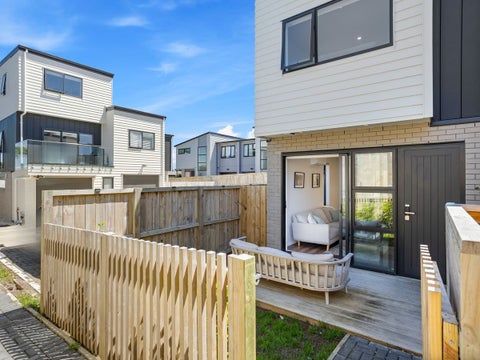 3/22 Coniston Avenue, Te Atatu South, Auckland