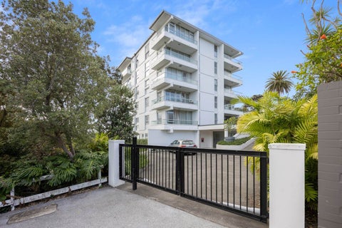 8/69 Hamilton Road, Herne Bay, Auckland