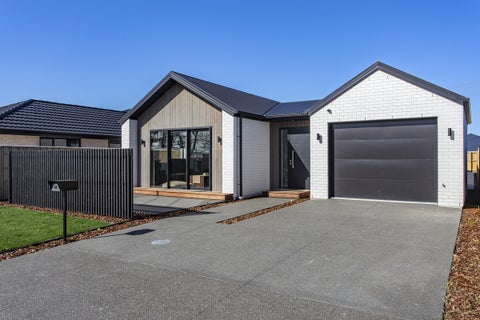 14 Crossley Avenue, Woodend, Woodend