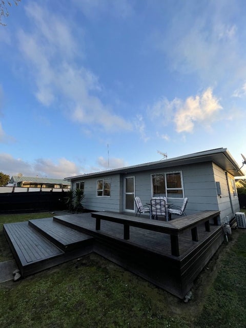 38 Suzanne Grove, Kelvin Grove, Palmerston North