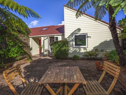 11 The Quarterdeck, Whitby, Porirua