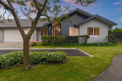 10 Bridgewater Way, Pyes Pa, Tauranga