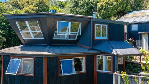 11 Pacific Parade, Surfdale, Waiheke Island