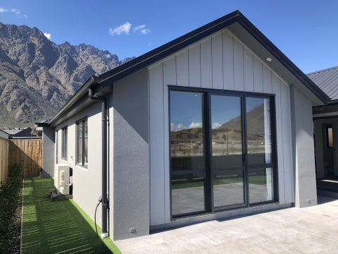16 McGibbon Lane, Jacks Point, Queenstown