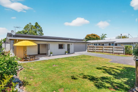 2/18 Frederick Street, Two Mile Bay, Taupō