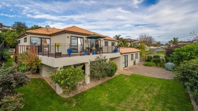 38 Brooke Ridge Rise, East Tamaki Heights, Auckland