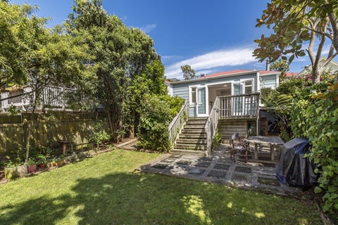 33 Edinburgh Terrace, Berhampore, Wellington