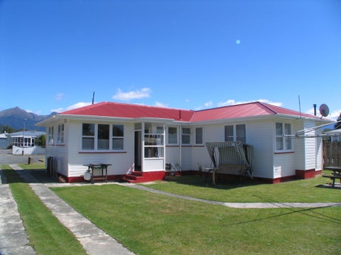16 Freestone Place, Manapouri, Manapouri