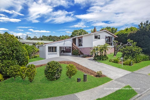 2 Ensign Place, Hillcrest, Auckland