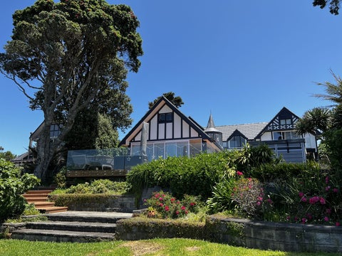 4 Cliff Road, Torbay, Auckland