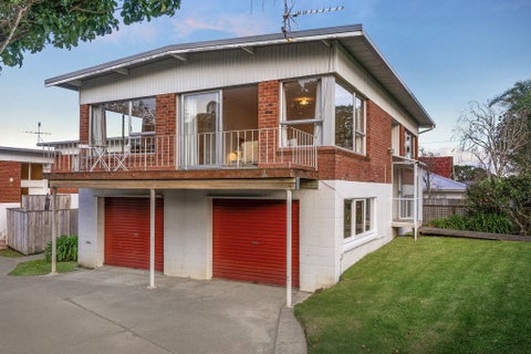 1/83 Sylvan Avenue, Northcote, Auckland