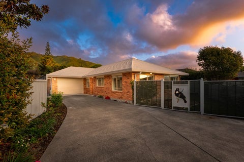 15 Balmerino Grove, Waikanae