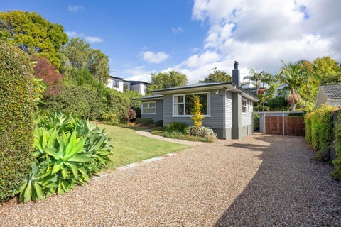 52 Hilling Street, Titirangi, Auckland