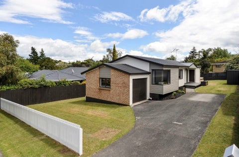 94 Dixon Road, Glenview, Hamilton