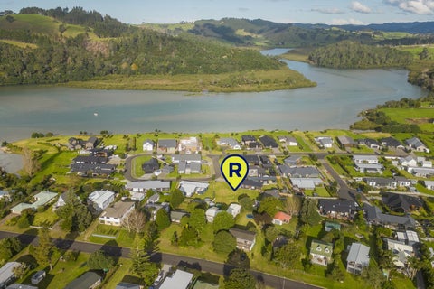13 Admiral Drive, Cooks Beach, Whitianga