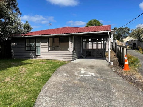 213 Portage Road, Green Bay, Auckland